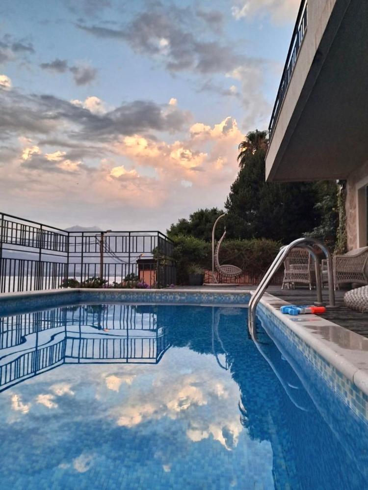 Apartment Tri Kiparisa Tivat Exterior foto